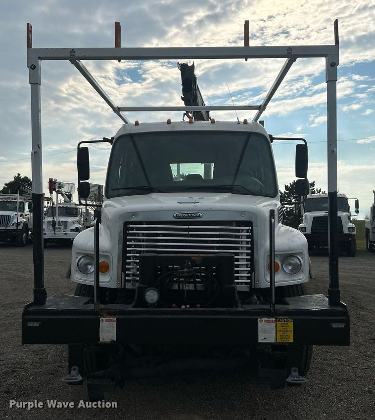 image for item EG1004 2007 Freightliner  Business Class M2 crane truck