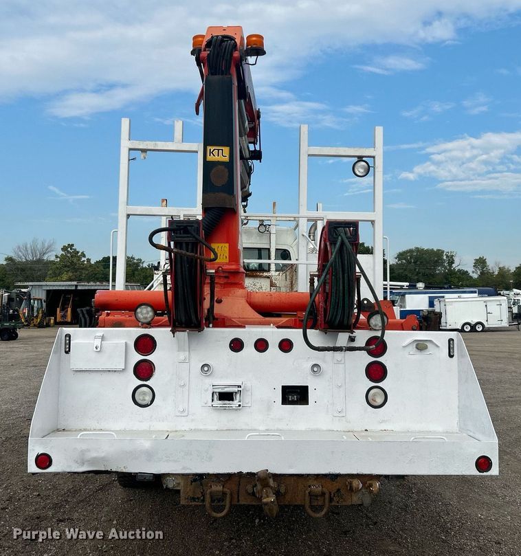 image for item EG1004 2007 Freightliner  Business Class M2 crane truck