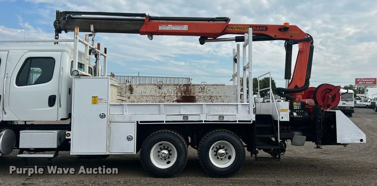 image for item EG1004 2007 Freightliner  Business Class M2 crane truck
