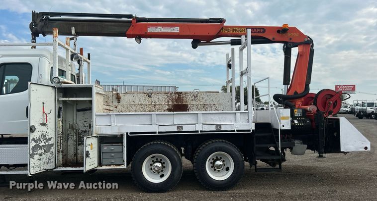 image for item EG1004 2007 Freightliner  Business Class M2 crane truck
