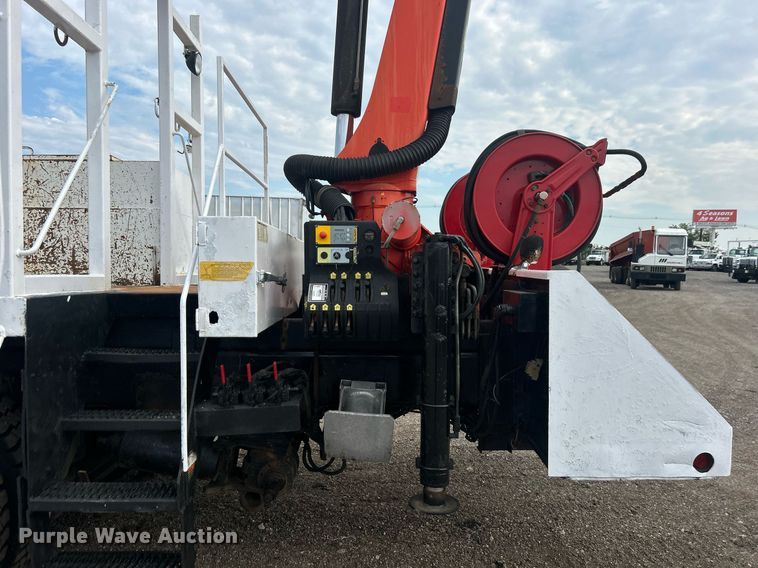 image for item EG1004 2007 Freightliner  Business Class M2 crane truck