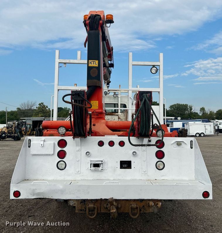 image for item EG1004 2007 Freightliner  Business Class M2 crane truck