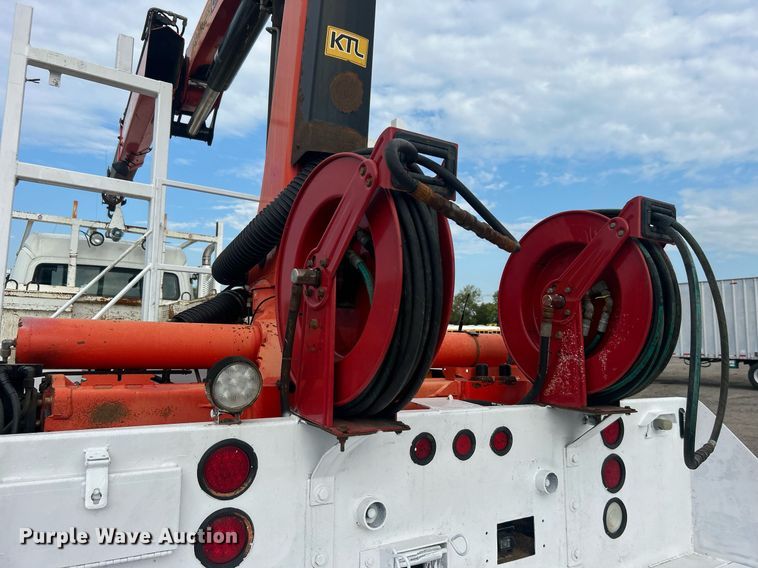 image for item EG1004 2007 Freightliner  Business Class M2 crane truck