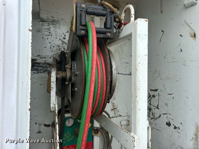 image for item EG1004 2007 Freightliner  Business Class M2 crane truck