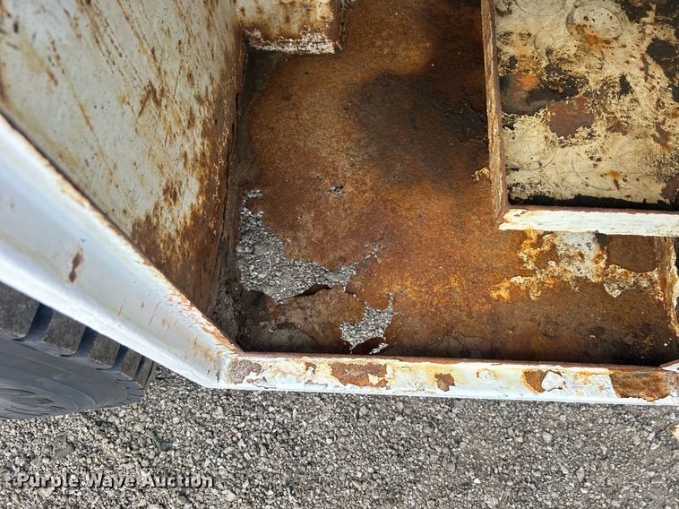 image for item EG1004 2007 Freightliner  Business Class M2 crane truck