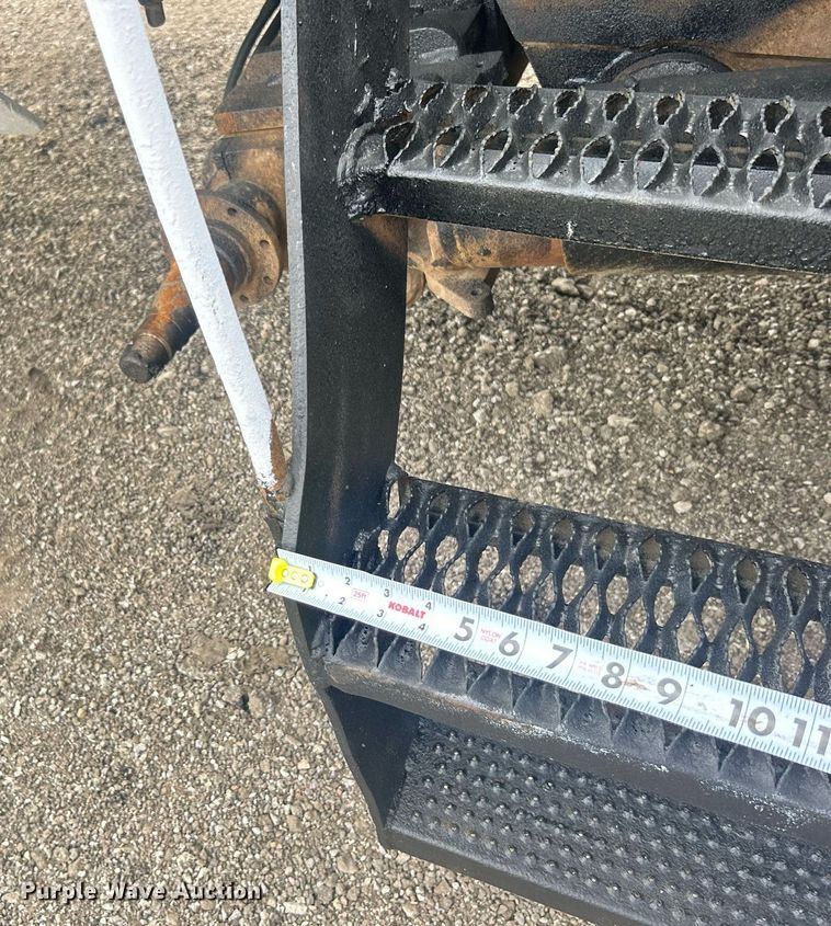 image for item EG1004 2007 Freightliner  Business Class M2 crane truck