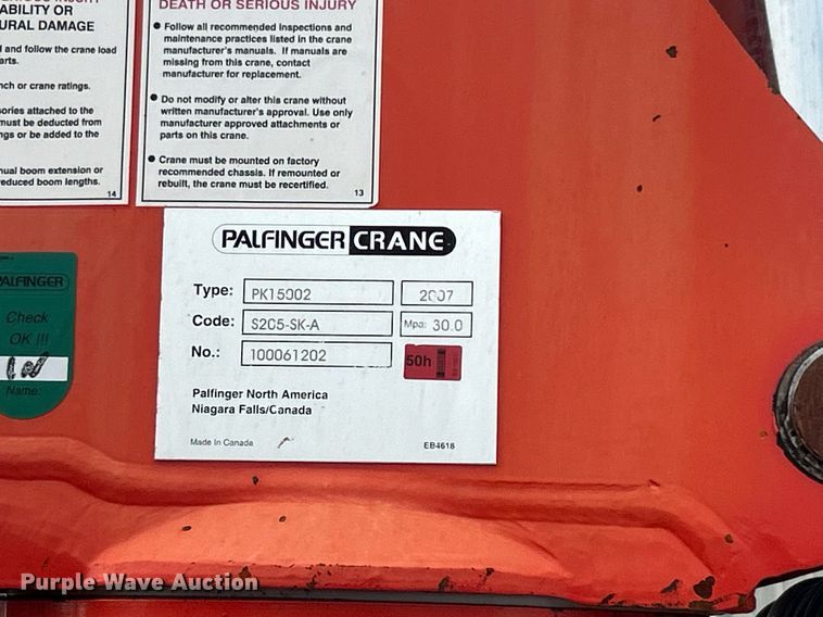 image for item EG1004 2007 Freightliner  Business Class M2 crane truck