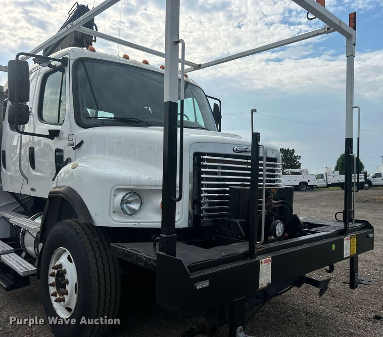 image for item EG1004 2007 Freightliner  Business Class M2 crane truck