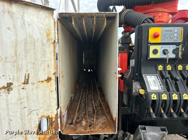 image for item EG1004 2007 Freightliner  Business Class M2 crane truck