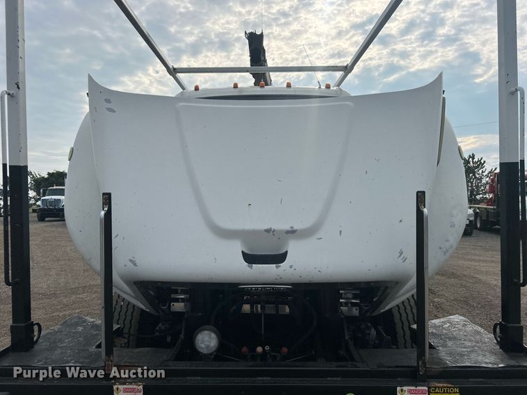 image for item EG1004 2007 Freightliner  Business Class M2 crane truck