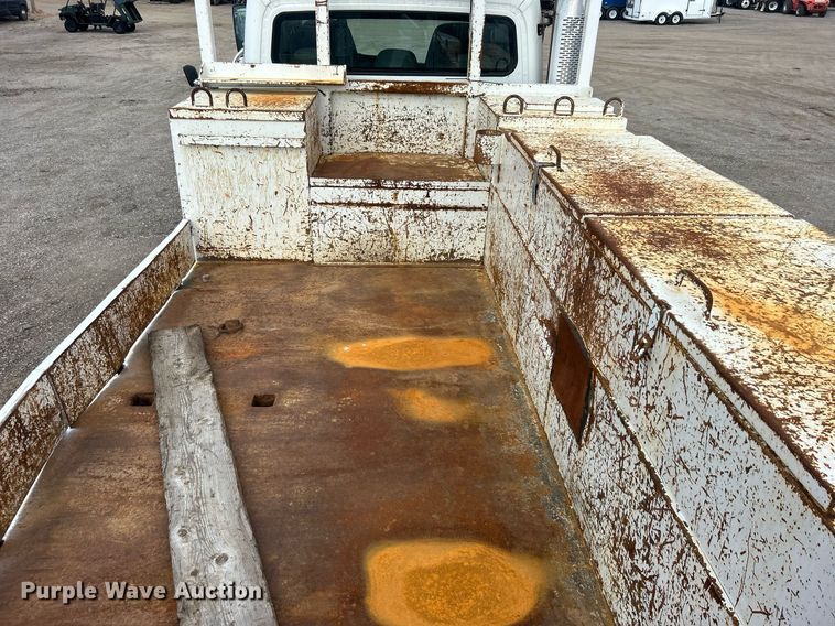 image for item EG1004 2007 Freightliner  Business Class M2 crane truck