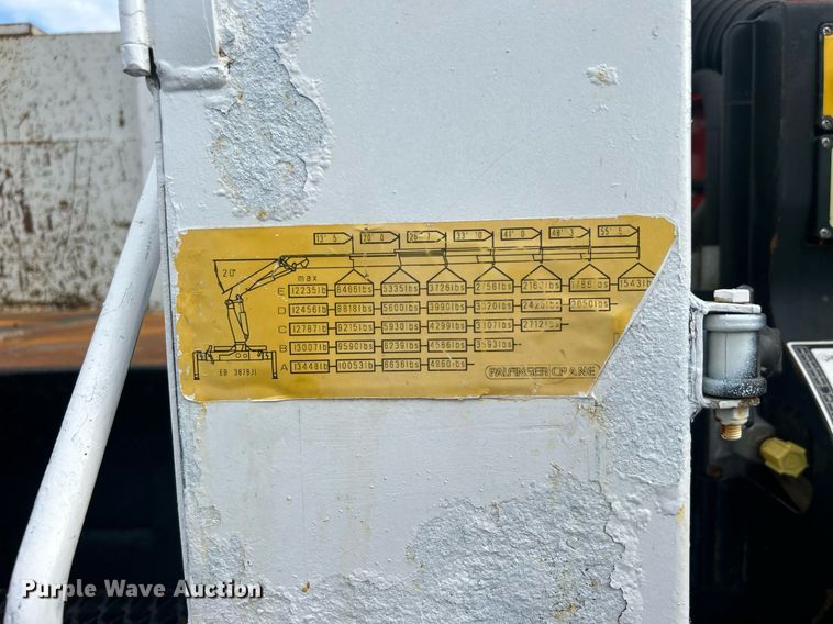 image for item EG1004 2007 Freightliner  Business Class M2 crane truck