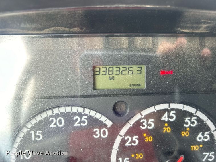 image for item EG1004 2007 Freightliner  Business Class M2 crane truck