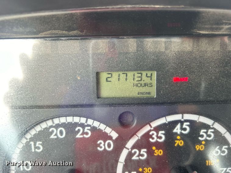 image for item EG1004 2007 Freightliner  Business Class M2 crane truck