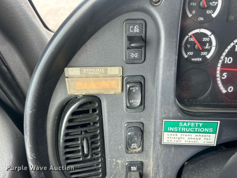 image for item EG1004 2007 Freightliner  Business Class M2 crane truck