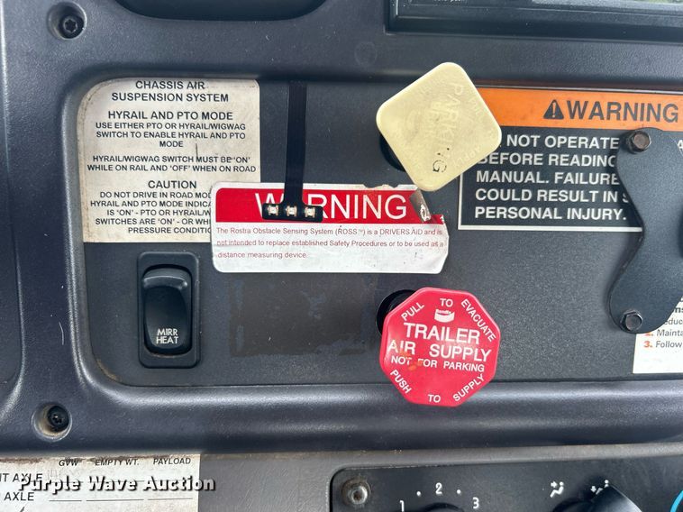 image for item EG1004 2007 Freightliner  Business Class M2 crane truck