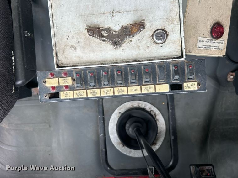 image for item EG1004 2007 Freightliner  Business Class M2 crane truck