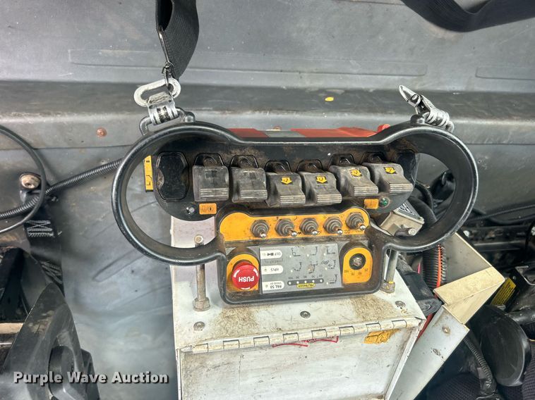 image for item EG1004 2007 Freightliner  Business Class M2 crane truck