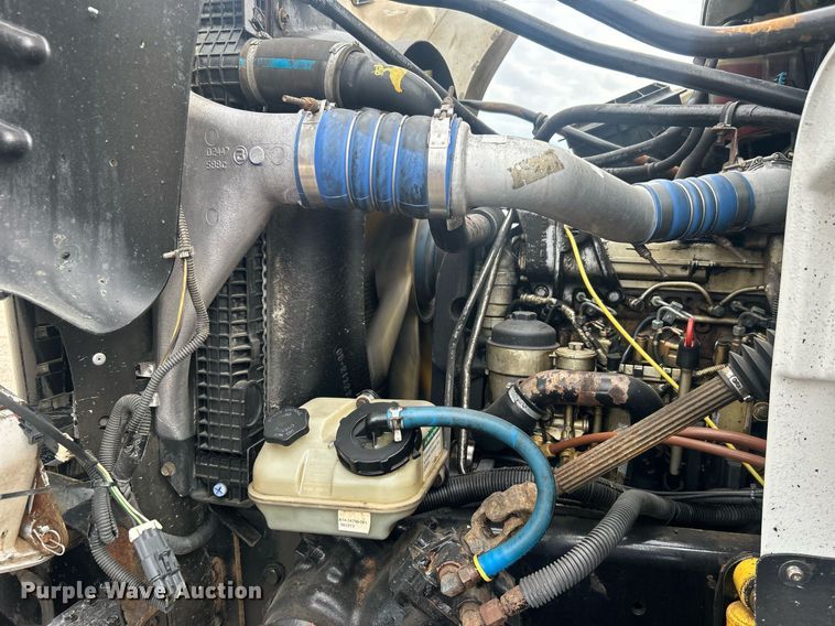 image for item EG1004 2007 Freightliner  Business Class M2 crane truck