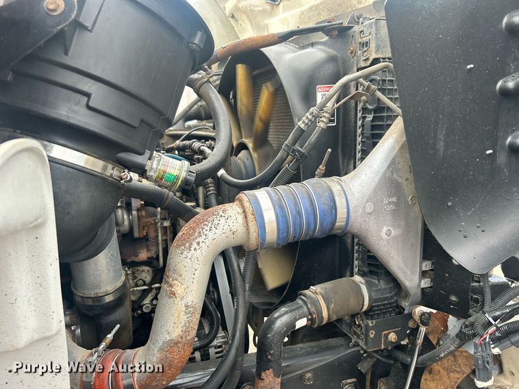 image for item EG1004 2007 Freightliner  Business Class M2 crane truck