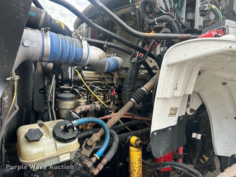 image for item EG1004 2007 Freightliner  Business Class M2 crane truck