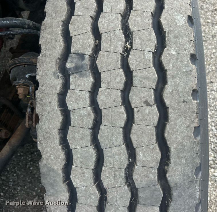 image for item EG1004 2007 Freightliner  Business Class M2 crane truck