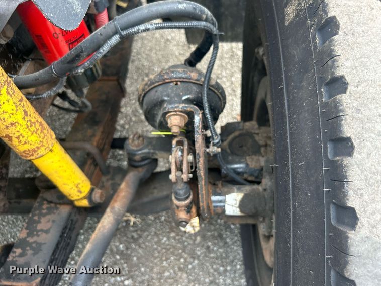 image for item EG1004 2007 Freightliner  Business Class M2 crane truck