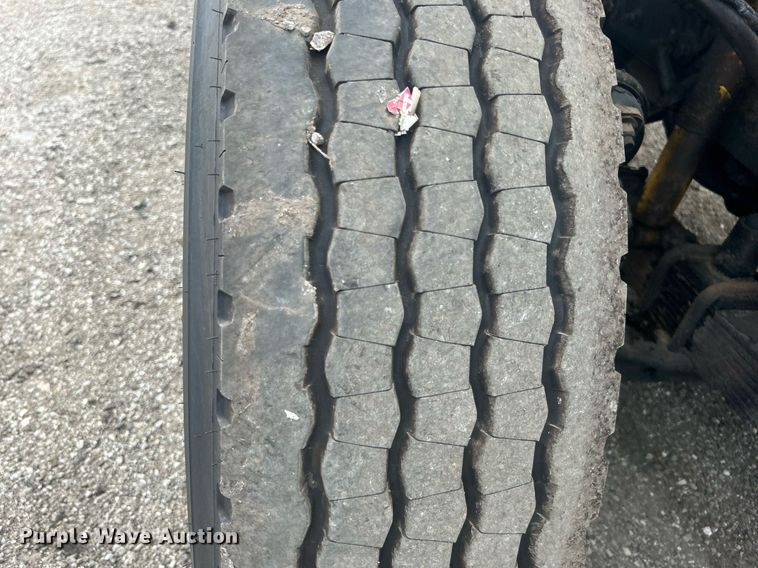 image for item EG1004 2007 Freightliner  Business Class M2 crane truck