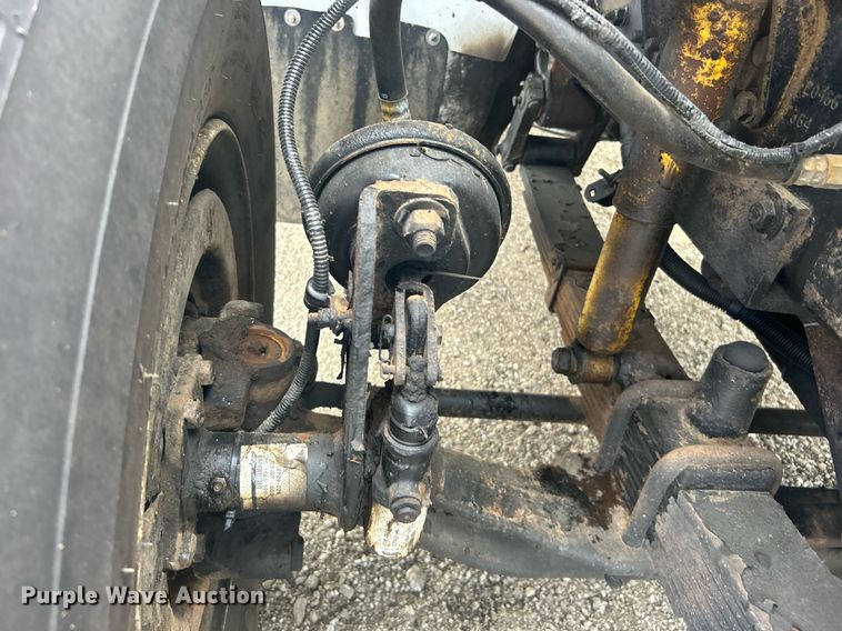 image for item EG1004 2007 Freightliner  Business Class M2 crane truck