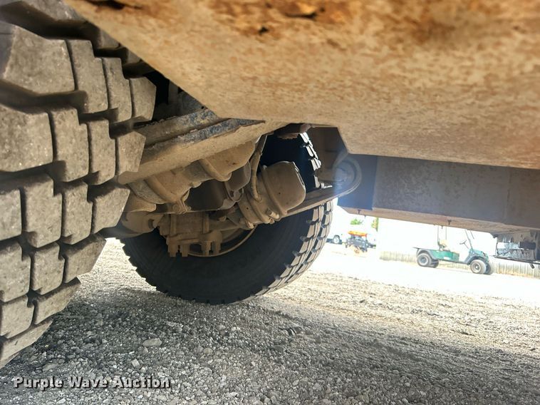 image for item EG1004 2007 Freightliner  Business Class M2 crane truck