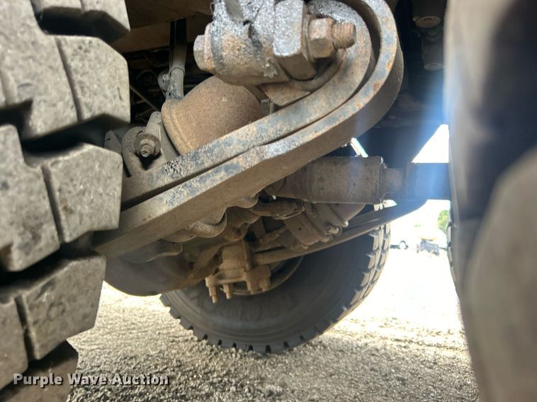 image for item EG1004 2007 Freightliner  Business Class M2 crane truck