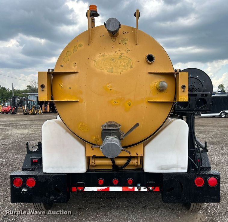 image for item EG1013 2004 Vac-Tec 959 vacuum excavator