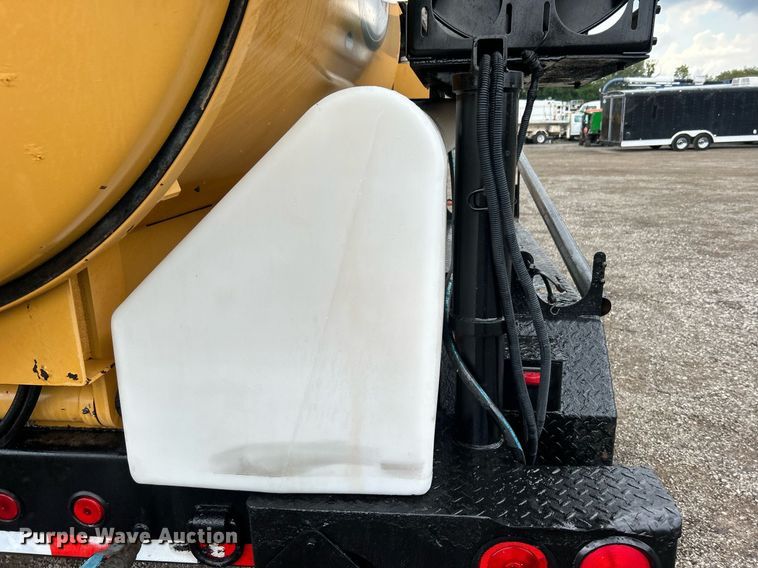 image for item EG1013 2004 Vac-Tec 959 vacuum excavator