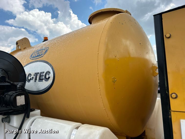 image for item EG1013 2004 Vac-Tec 959 vacuum excavator