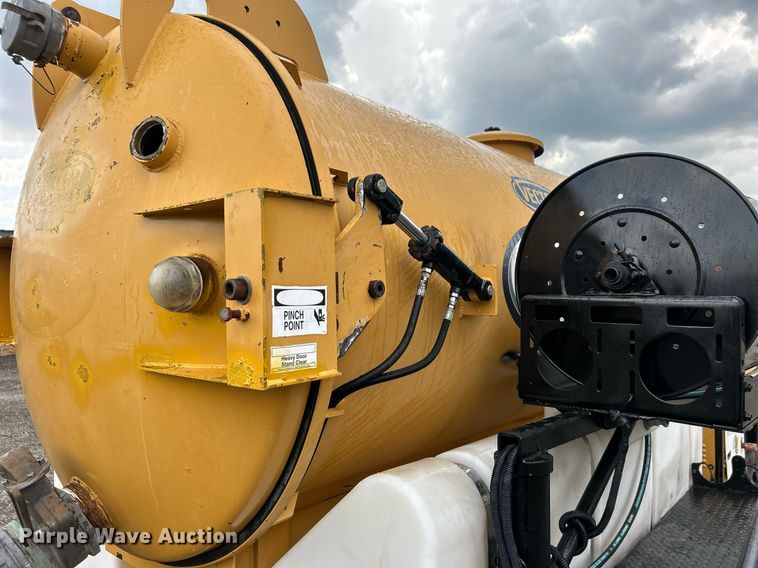 image for item EG1013 2004 Vac-Tec 959 vacuum excavator