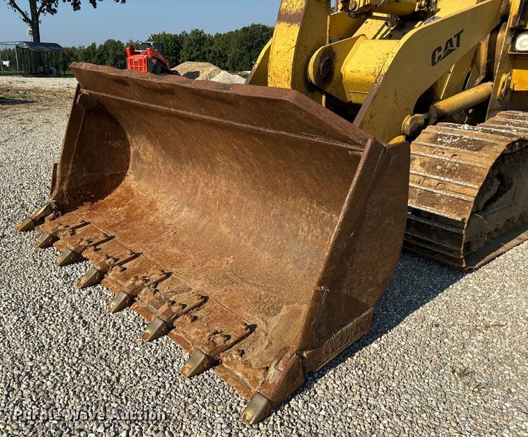 image for item EH6985 1993 Caterpillar 953B track loader