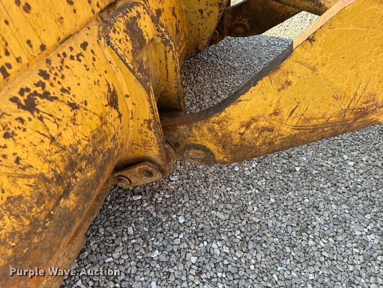 image for item EH6985 1993 Caterpillar 953B track loader