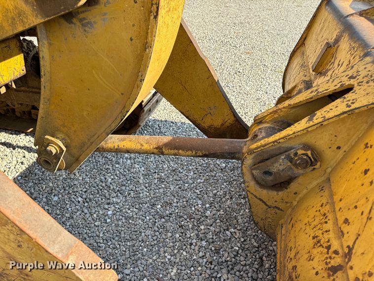 image for item EH6985 1993 Caterpillar 953B track loader