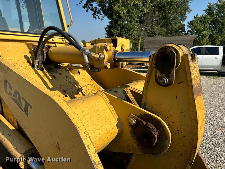image for item EH6985 1993 Caterpillar 953B track loader