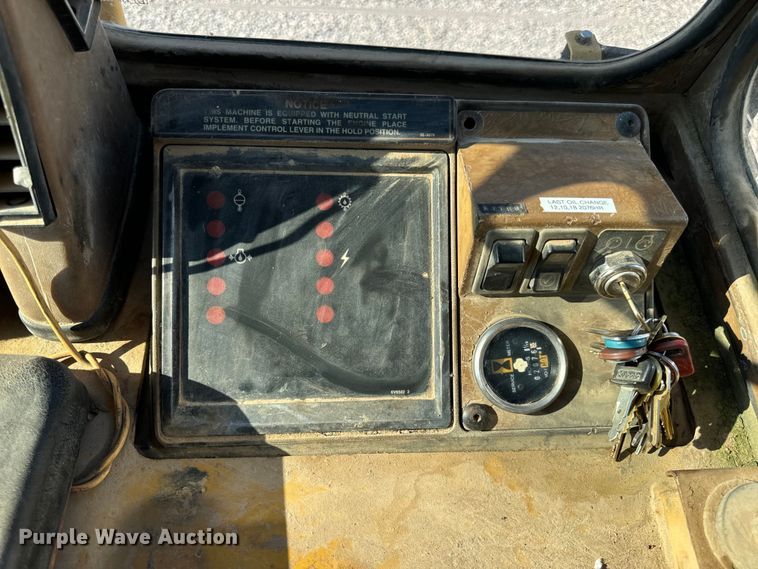 image for item EH6985 1993 Caterpillar 953B track loader