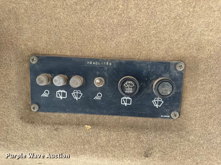 image for item EH6985 1993 Caterpillar 953B track loader