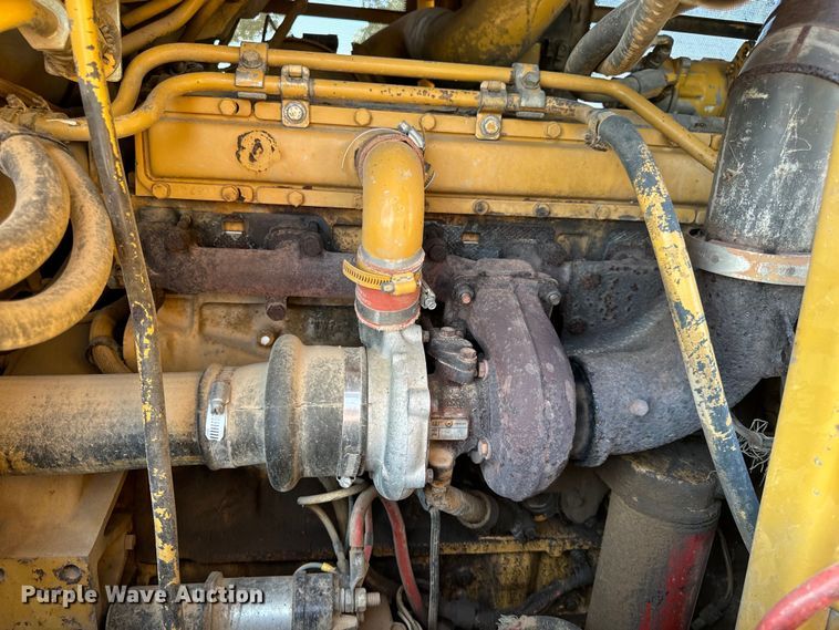 image for item EH6985 1993 Caterpillar 953B track loader