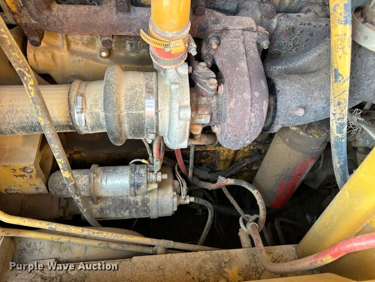 image for item EH6985 1993 Caterpillar 953B track loader