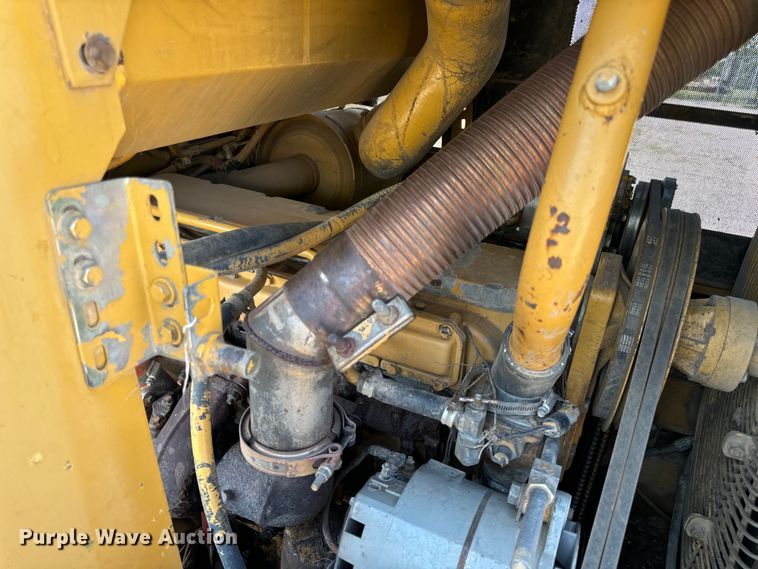 image for item EH6985 1993 Caterpillar 953B track loader
