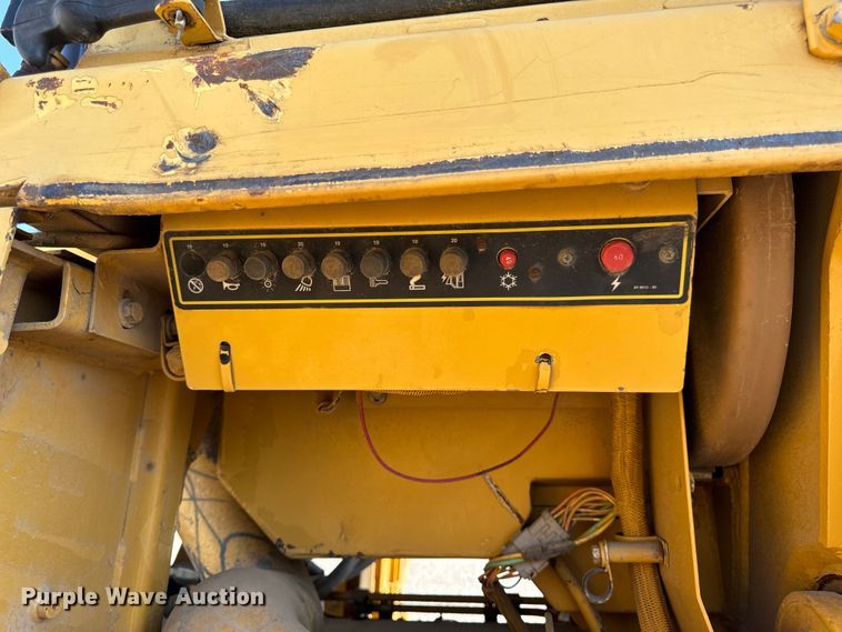 image for item EH6985 1993 Caterpillar 953B track loader