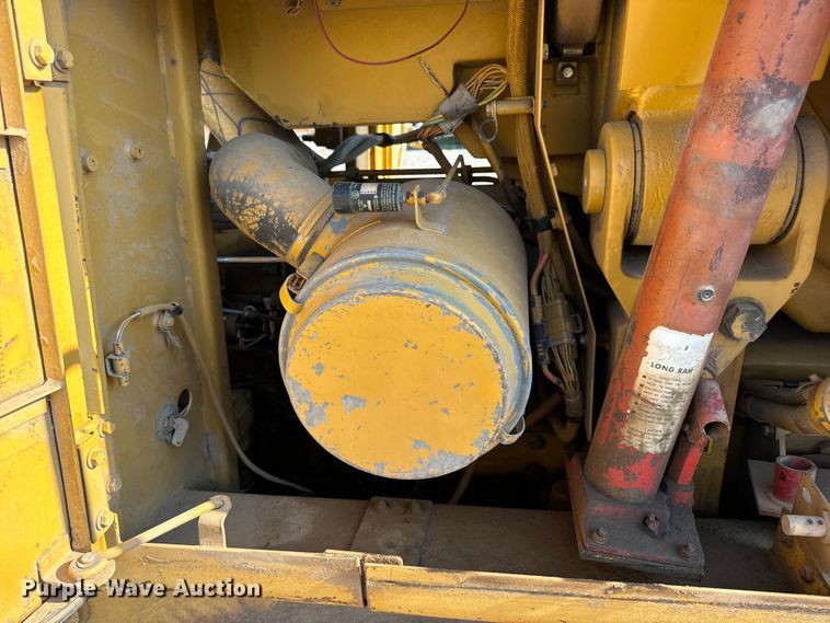 image for item EH6985 1993 Caterpillar 953B track loader