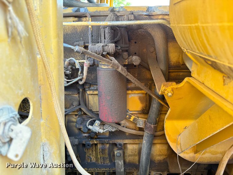 image for item EH6985 1993 Caterpillar 953B track loader