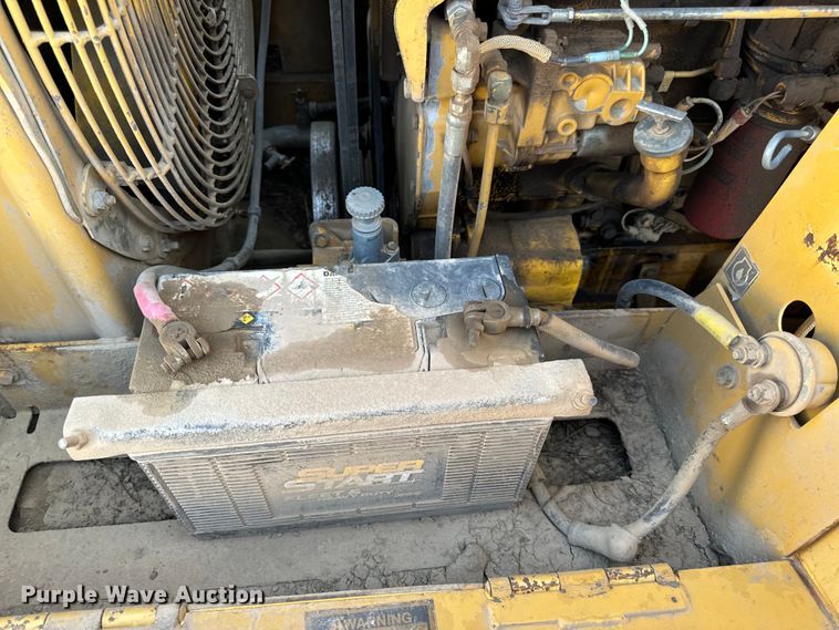 image for item EH6985 1993 Caterpillar 953B track loader