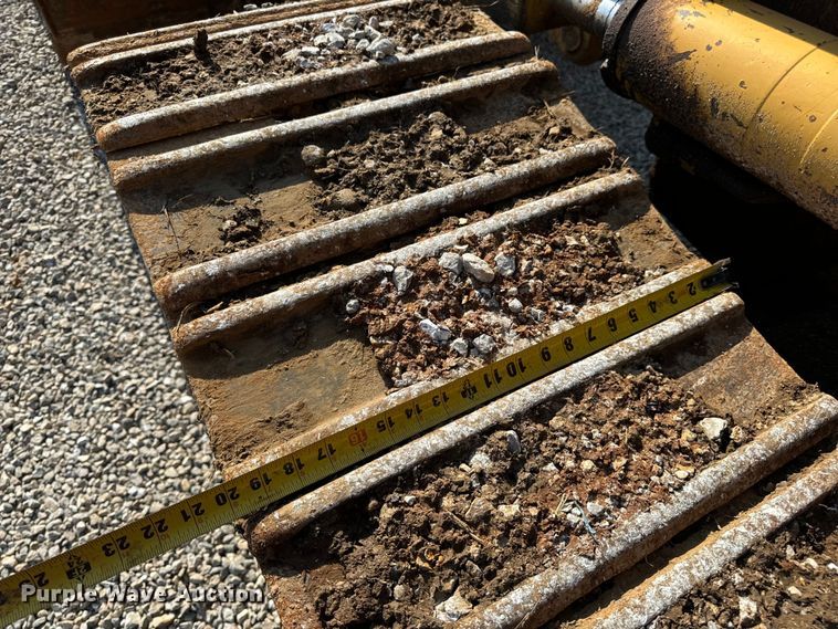 image for item EH6985 1993 Caterpillar 953B track loader