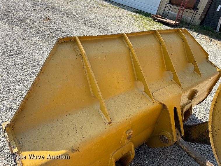 image for item EH6986 1994 Caterpillar  953B track loader